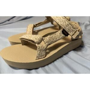 Teva Platform Universal Sandals Womens size 9 Beige  Geometric Strap Shoes
